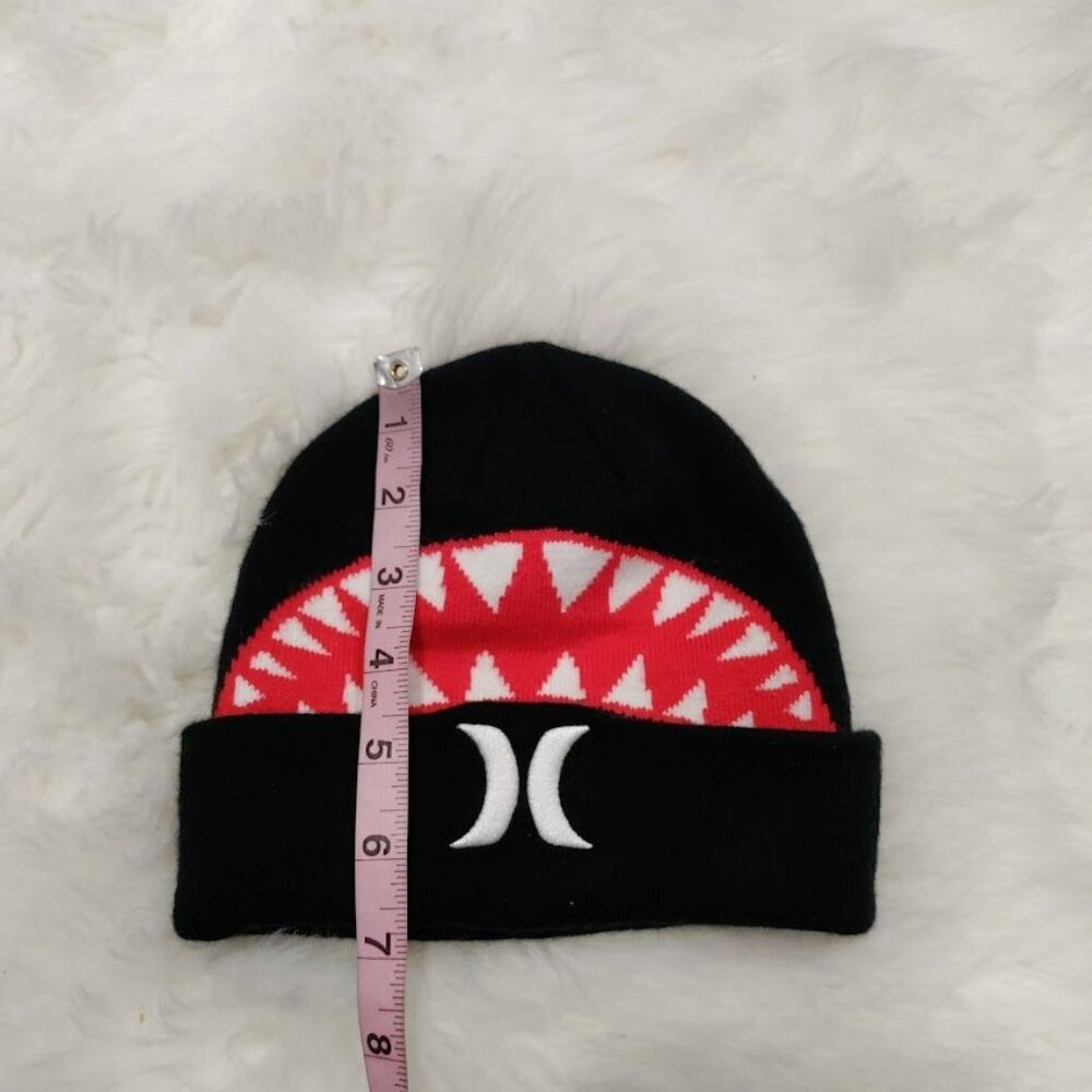 Hurley Youth Black Beanie With Red Sharkbite Design & Logo Acrylic Knit S - Picture 3 of 5